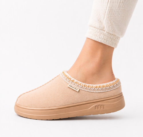Ultra Cozy Home Slippers – Warm & Soft Beije